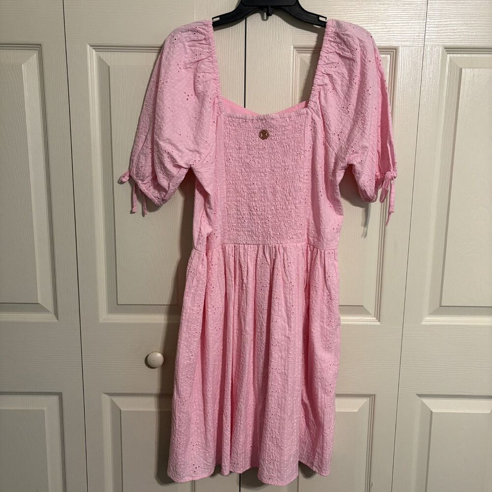 Simply Southern Women's Light pink eyelet Dress smocked back puff sleeve Med NWT - Picture 2 of 7